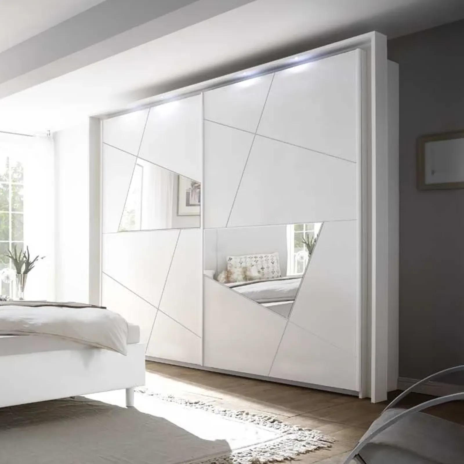 Garnero Arredamenti Armadio Ante A Specchio|Armadio Ante Scorrevoli-Armadio 243x230h cm 2 ante scorrevoli bianco frassinato opaco con serigrafia e specchio Olimpo