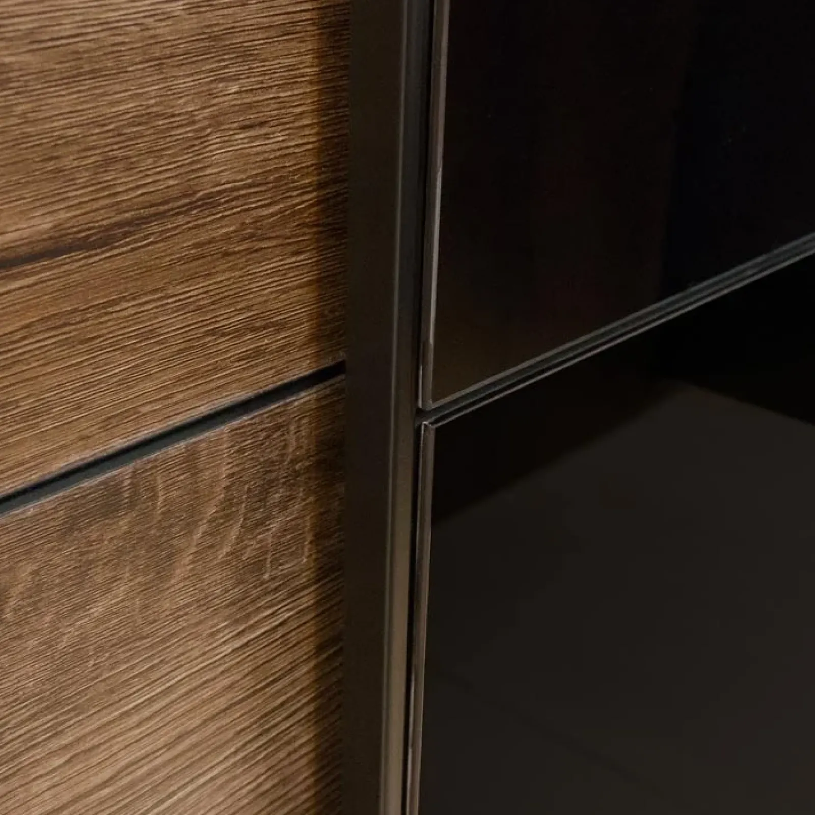 Garnero Arredamenti Armadio Ante Scorrevoli|Guardaroba-Armadio 200x210h cm 2 ante scorrevoli rovere scuro nero lucido Cortina Gihome® Nero Lucido - Wengè