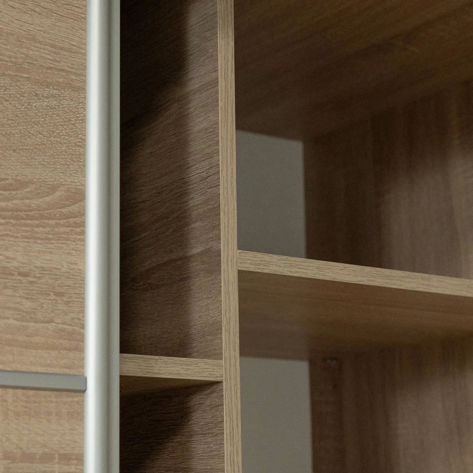 Garnero Arredamenti Armadio Ante Scorrevoli-Armadio 200x215h cm 2 ante scorrevoli con specchio Silven Rovere sonoma