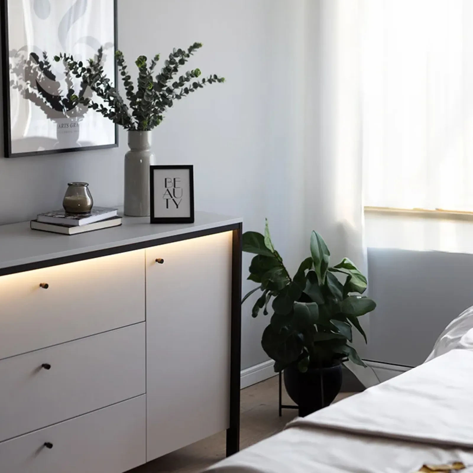 Garnero Arredamenti Comò|Comò-Comò 136x91h cm 1 anta 3 cassetti con LED grigio nero Luna