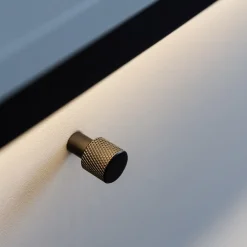 Garnero Arredamenti Comò|Comò-Comò 136x91h cm 1 anta 3 cassetti con LED grigio nero Luna