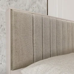 Garnero Arredamenti Letti Oversize-Letto matrimoniale oversize 180x200cm imbottito con contenitore beige Emporio