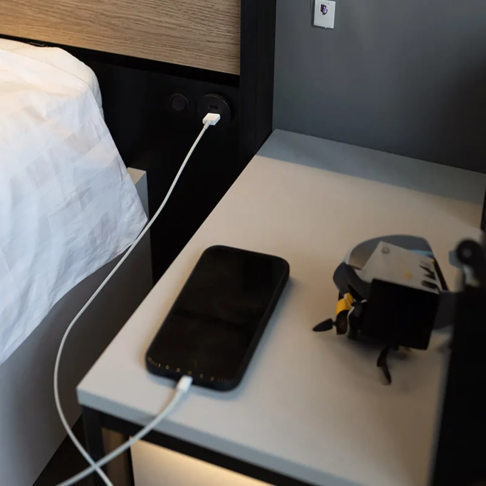 Garnero Arredamenti Letti Oversize-Letto oversize contenitore 180x200cm con LED e presa USB-C grigio nero rovere Luna