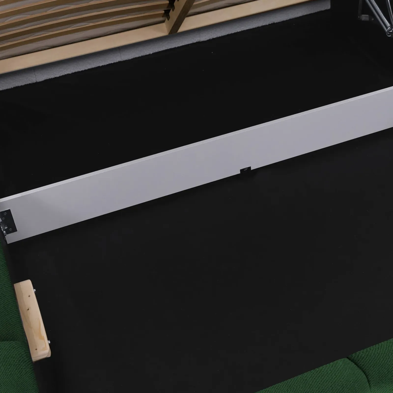 Garnero Arredamenti Letti Oversize-Letto oversize 180x200cm con rete contenitore imbottito verde Aluna Tessuto Kronos Verde