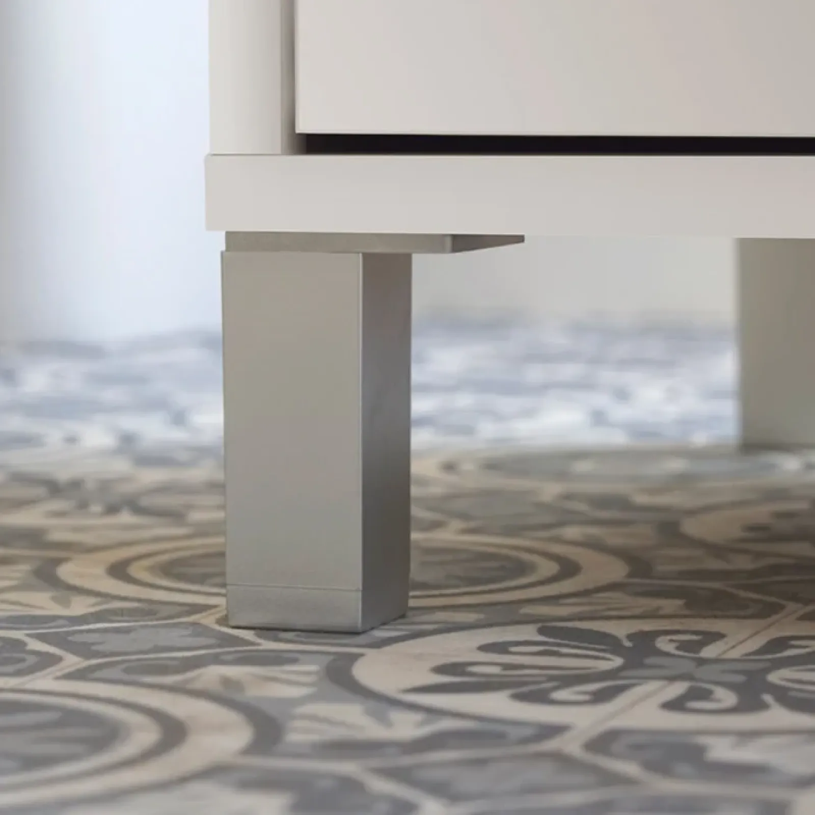 Garnero Arredamenti Mobili Bagno A Terra-Mobile bagno a terra 82cm con lavabo e specchio 3 cassetti Shutter Bianco Opaco