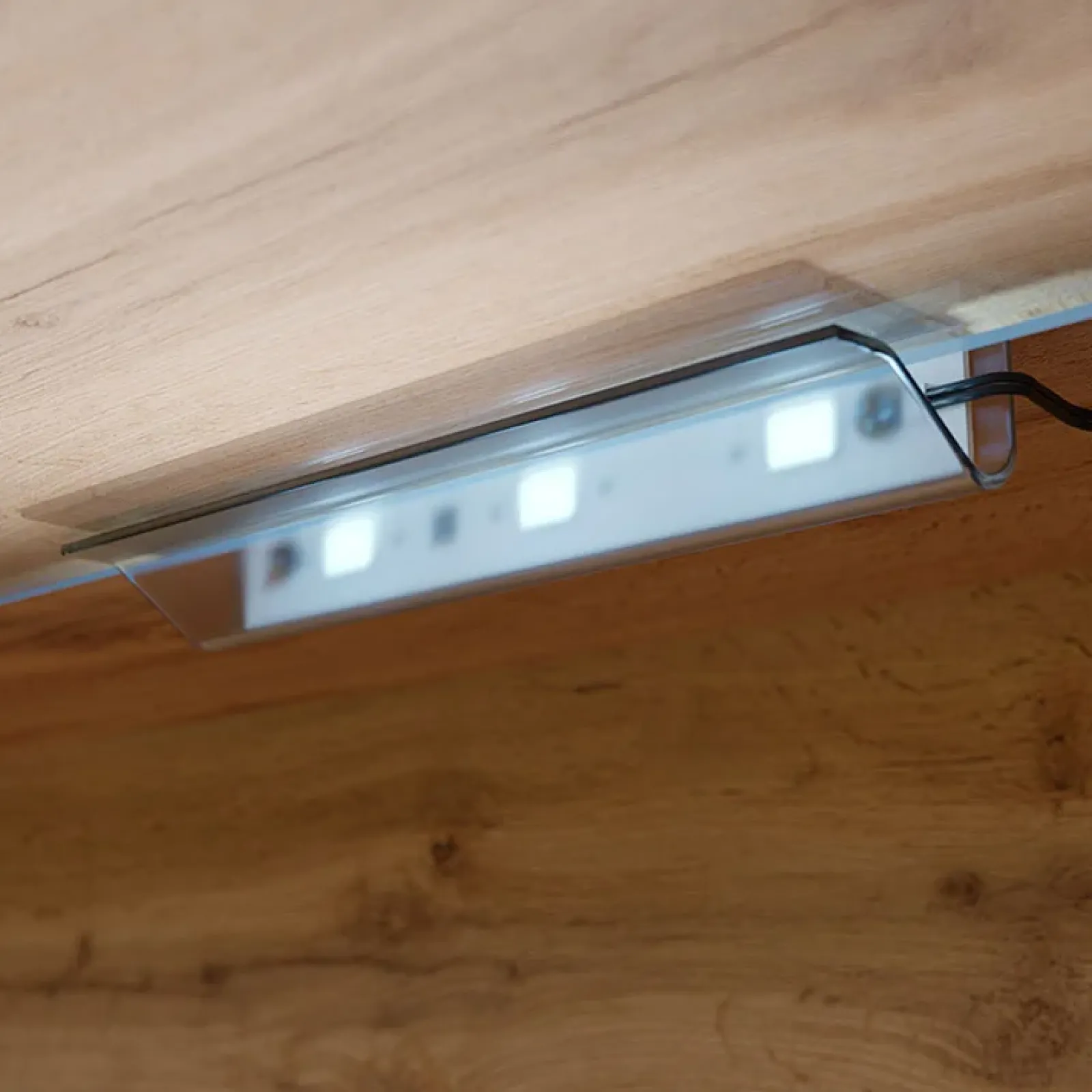 Garnero Arredamenti Mobile Tv Sospeso|Mobili Tv Moderni-Mobile porta TV sospeso 180x30h cm con LED nero lucido rovere Silvia Rovere - Nero Lucido