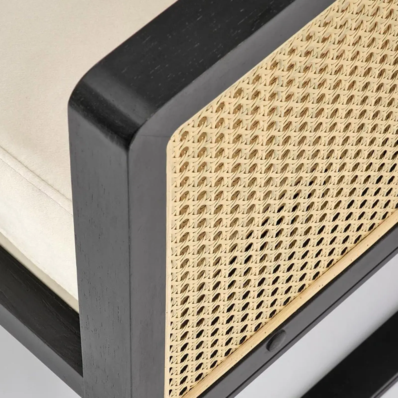 Garnero Arredamenti Poltrone Design-Poltrona design soggiorno in rattan naturale beige nero Niceto