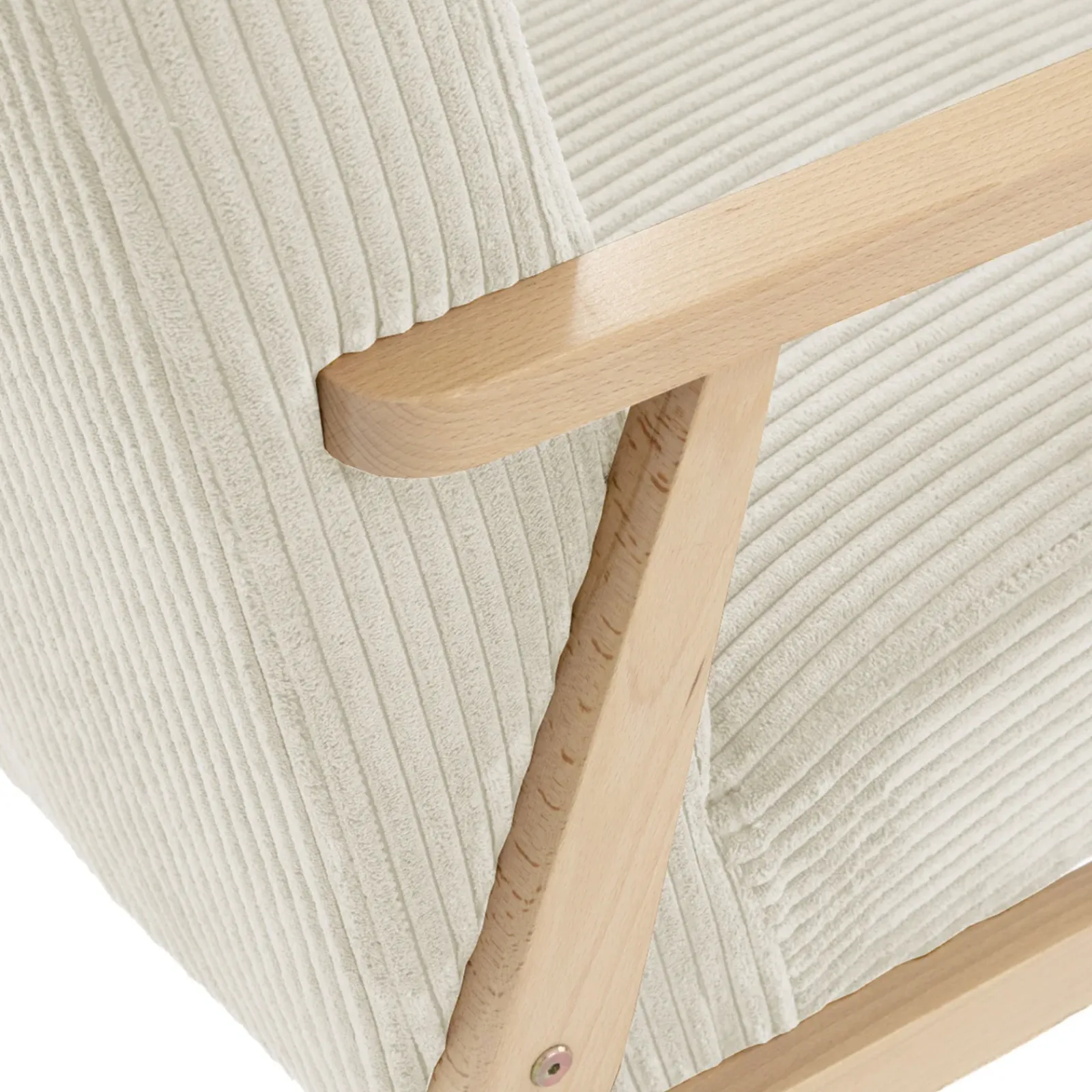 Garnero Arredamenti Poltroncine Imbottite-Poltrona imbottita design moderna beige Luana