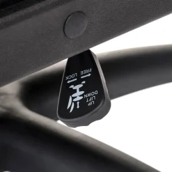 Garnero Arredamenti Sedie Da Ufficio|Sedie Scrivania Ufficio-Sedia da ufficio con braccioli e ruote regolabile imbottita in Marilu Ecopelle Nero