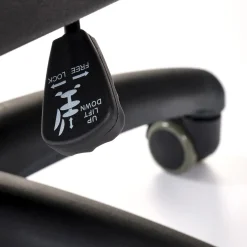 Garnero Arredamenti Sedie Da Ufficio|Sedie Scrivania Ufficio-Sedia da ufficio con braccioli e ruote regolabile imbottita in Marilu Ecopelle Beige