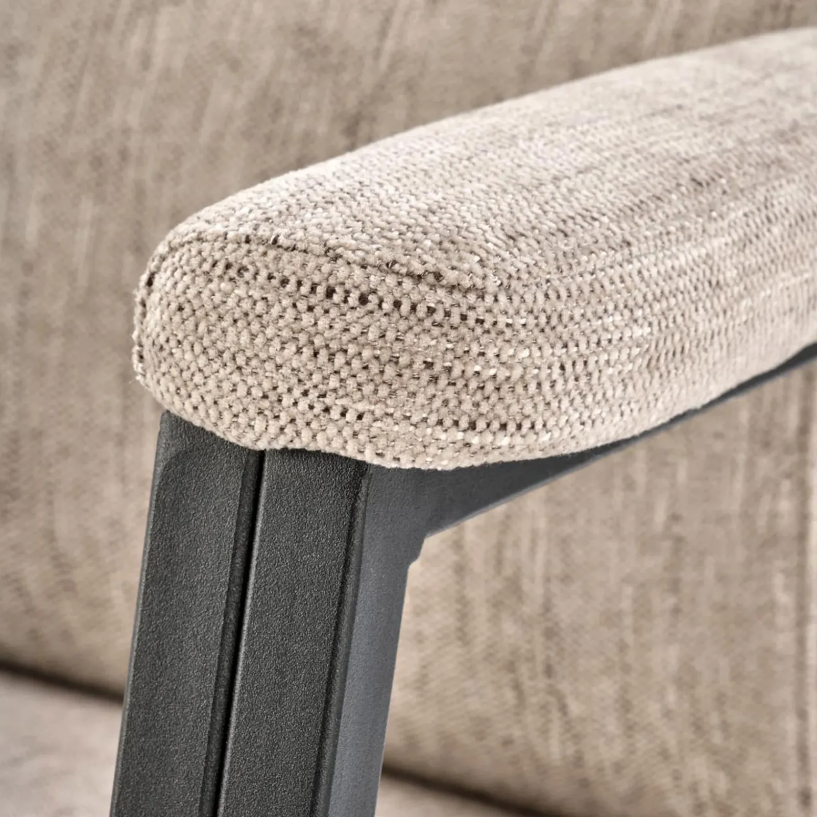 Garnero Arredamenti Sedie Da Ufficio|Sedie Scrivania Ufficio-Sedia da ufficio con ruote e braccioli in tessuto Yara Beige