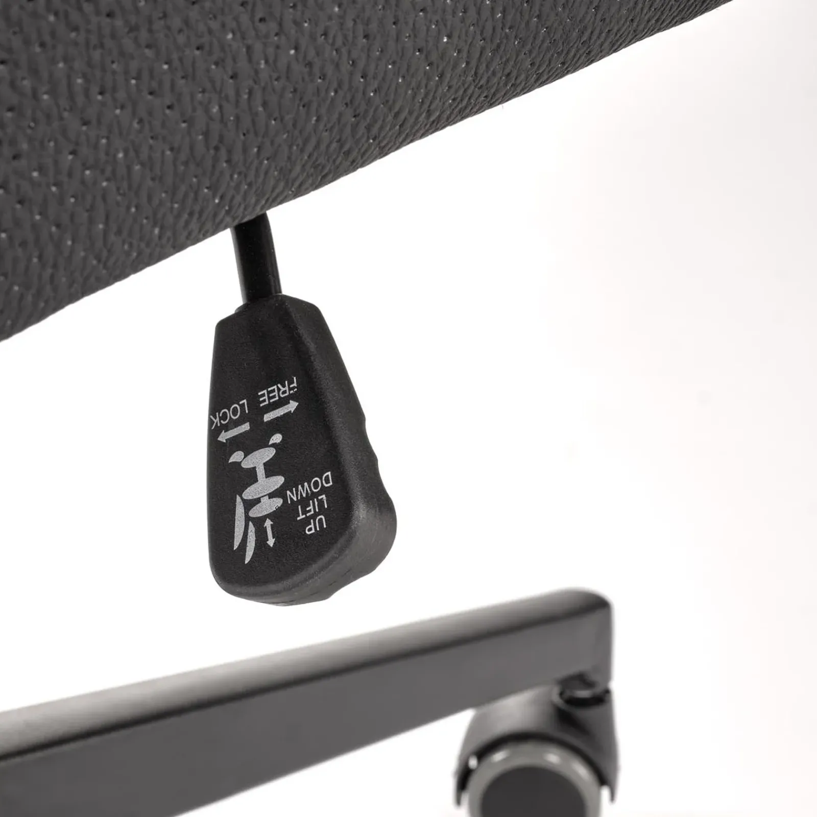 Garnero Arredamenti Sedie Da Ufficio|Sedie Scrivania Ufficio-Sedia da ufficio con ruote e braccioli imbottita Yara Ecopelle Nero