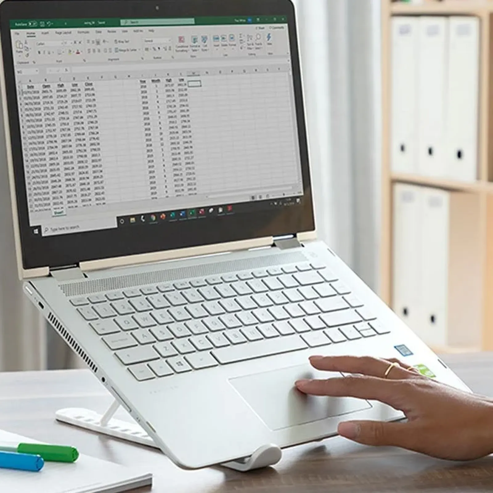 Garnero Arredamenti Accessori Ufficio-Supporto Pieghevole e Regolabile per PC Portatile Smart