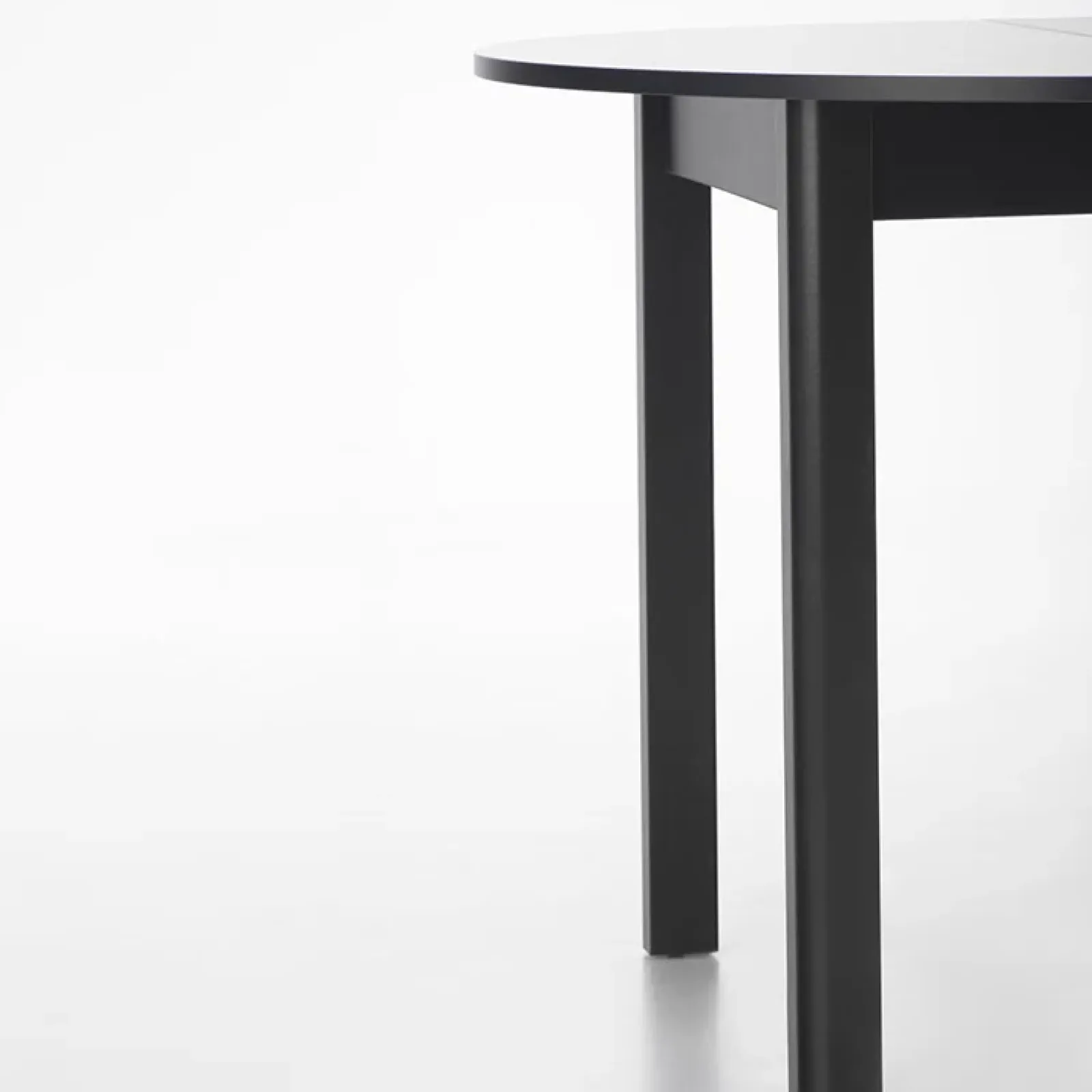 Garnero Arredamenti Tavoli Rotondi|Tavoli Da Pranzo-Tavolo allungabile rotondo 102/142cm moderno nero Caienna