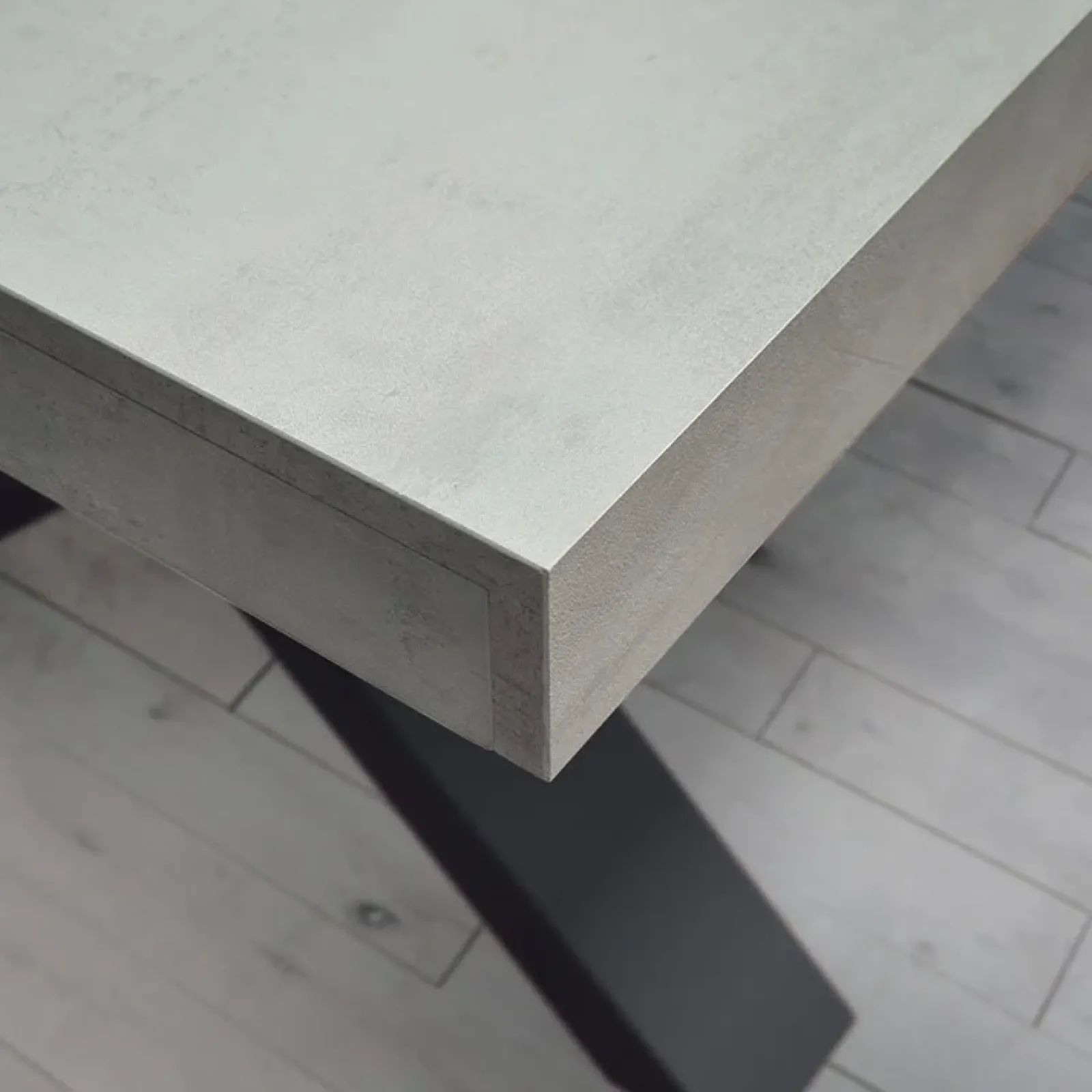 Garnero Arredamenti Tavoli Da Pranzo|Tavoli Allungabili-Tavolo 160/250cm allungabile grigio cemento gambe in antracite Hildago